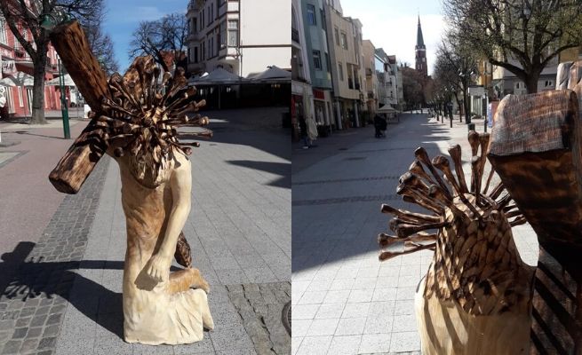 W Sopocie stanęła figura Jezusa Chrystusa Koronawirusowego i jest, hmm, symboliczna