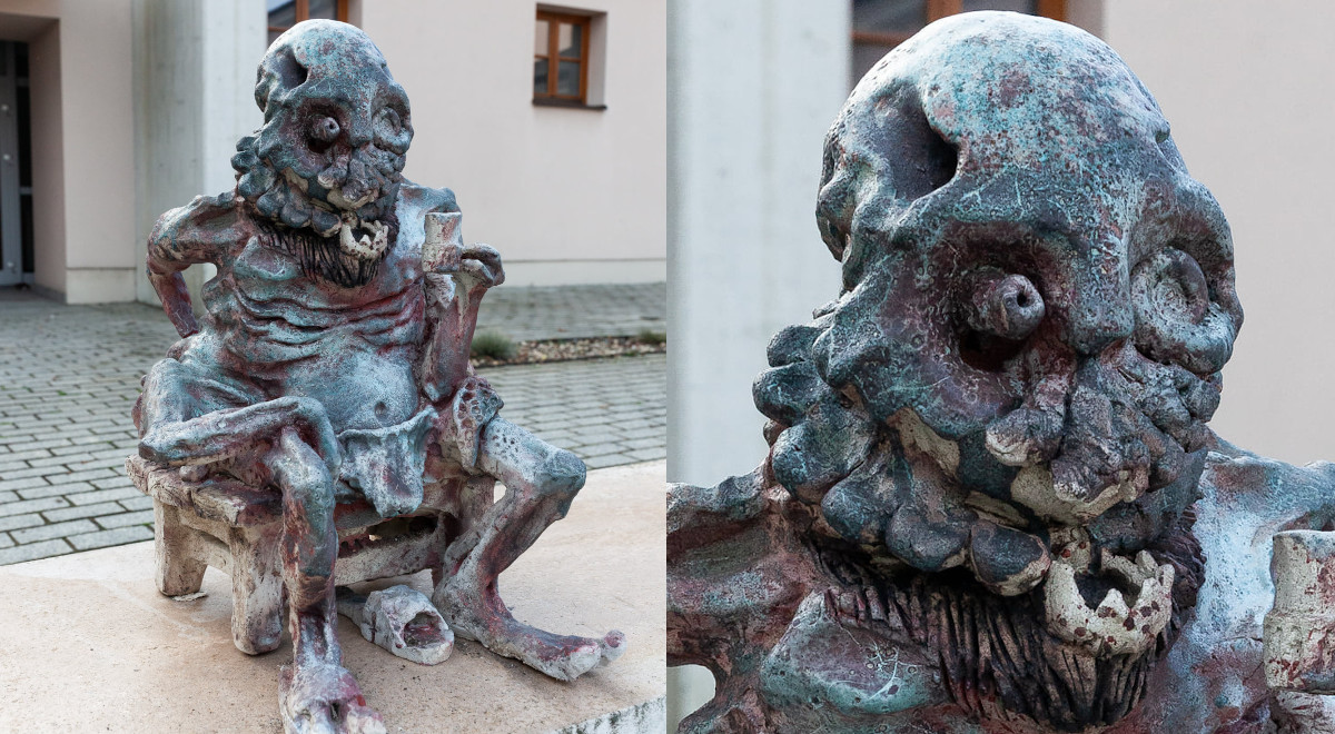 Kielce: powstała nowa rzeźba i nie przedstawia papieża, tylko stworka Zdworca