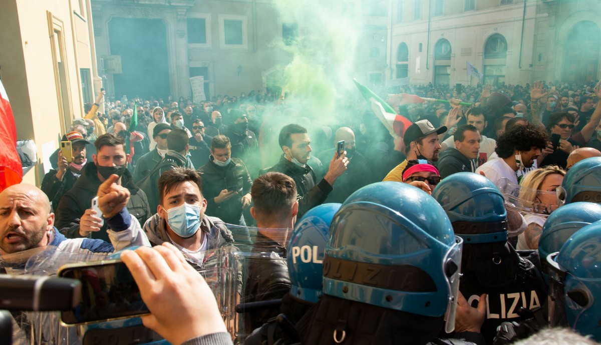 Włochy: protesty branży gastronomicznej skończyły się naparzanką z policją