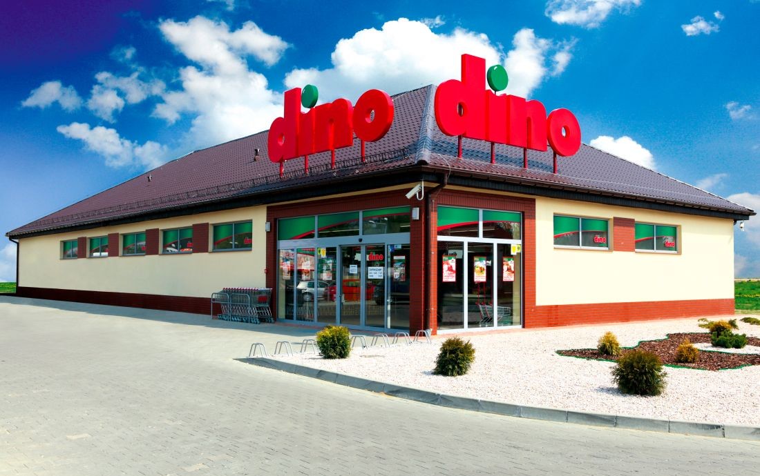 Sieć Dino instaluje panele słoneczne na 400 swoich sklepach. Zredukuje 11 tys. ton CO2 rocznie