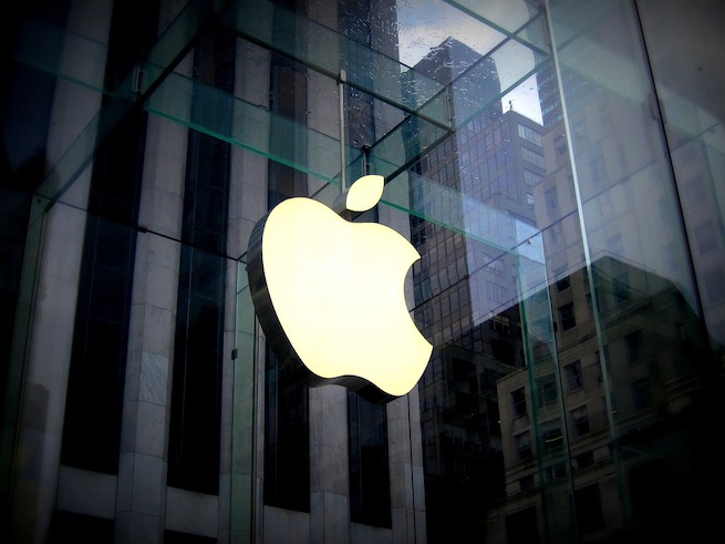 Mamy sierpień 2020, Apple jest właśnie najwyżej wycenianą spółką na całym świecie