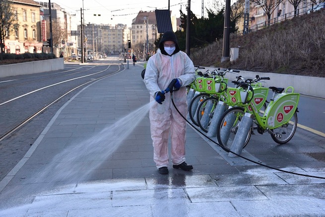 Budapeszt i Helsinki rekomendują rower jako środek transportu spowalniający epidemię
