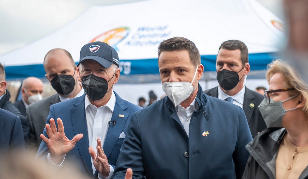 Joe Biden wolał pokolegować się z Rafałem Trzaskowskim niż z Donaldem Tuskiem