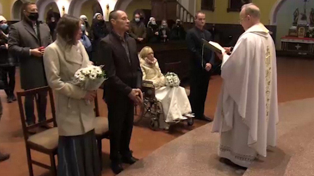 Katowice: dwie pary bezdomnych wzięły ślub, bo bardzo się kochają, marzą o mieszkaniu