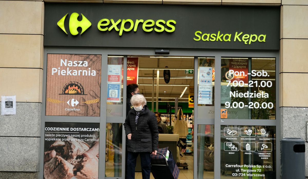 Polski rząd zainteresowany przejęciem sieci Carrefour, państwo pozyskałoby 800 sklepów