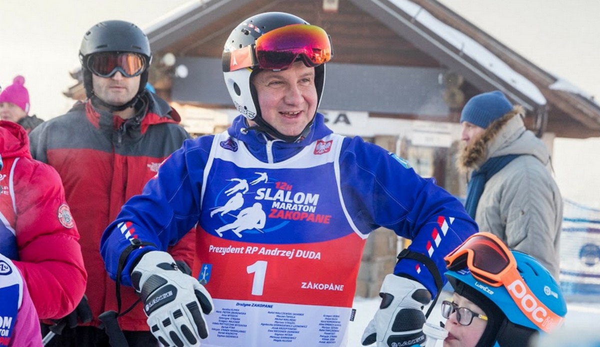 Prezydent zajął zdecydowane stanowisko na stoku w Beskidach i ogólnie luzuje się na nartach