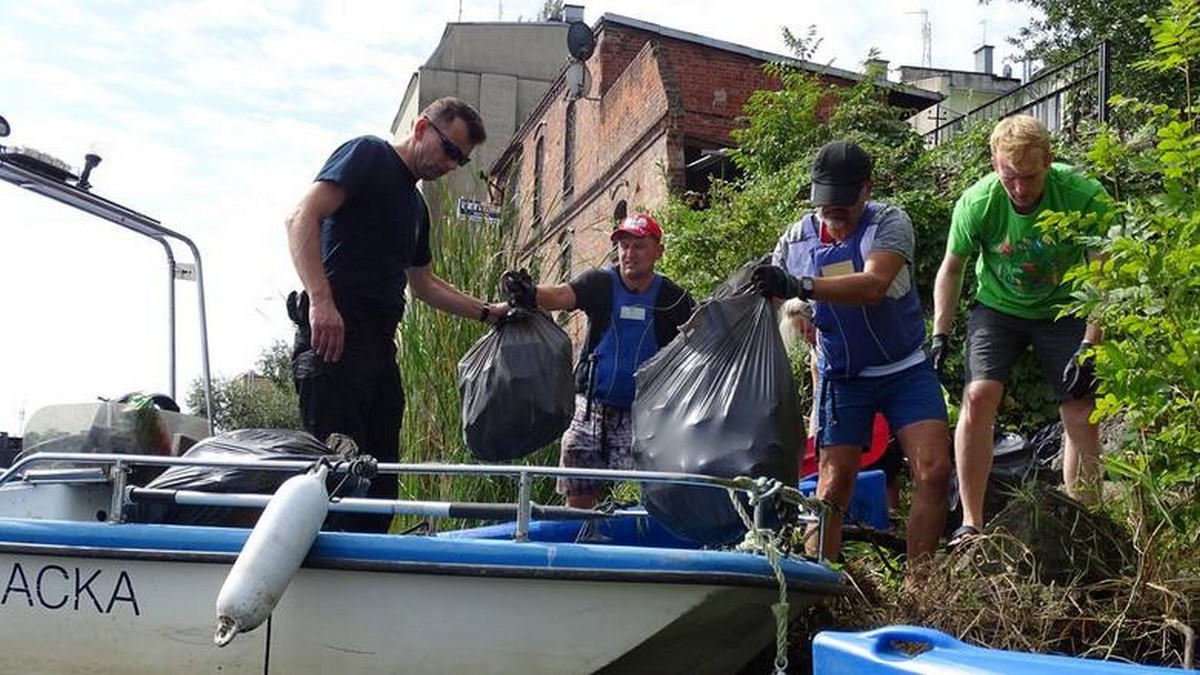 Szczecin: kajakowy Eko Patrol zebrał ponad 600 kg śmieci z Odry
