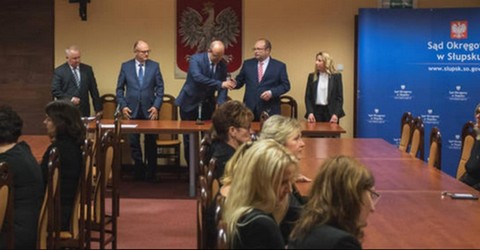 Sędziowie w Gdyni i Słupsku zaczęli milczący protest