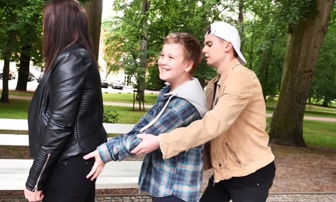 Policja sprawdza, czy Lord Kruszwil deprawuje dzieci