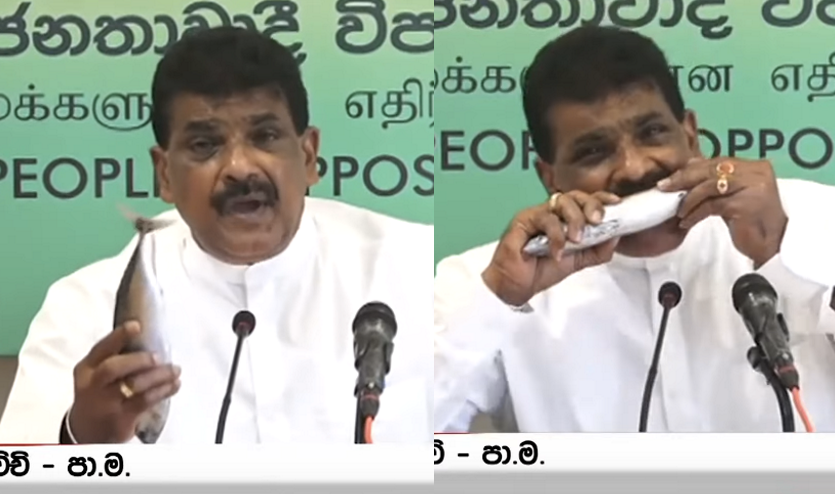 Sri Lanka: były minister wziął dziaba surowej ryby na konferencji, żeby pokazać, że są dobre i warto kupować