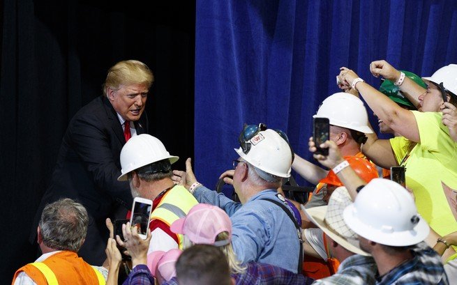 Trump: bycie prezydentem kosztowało mnie od 2 do 5 miliardów dolarów