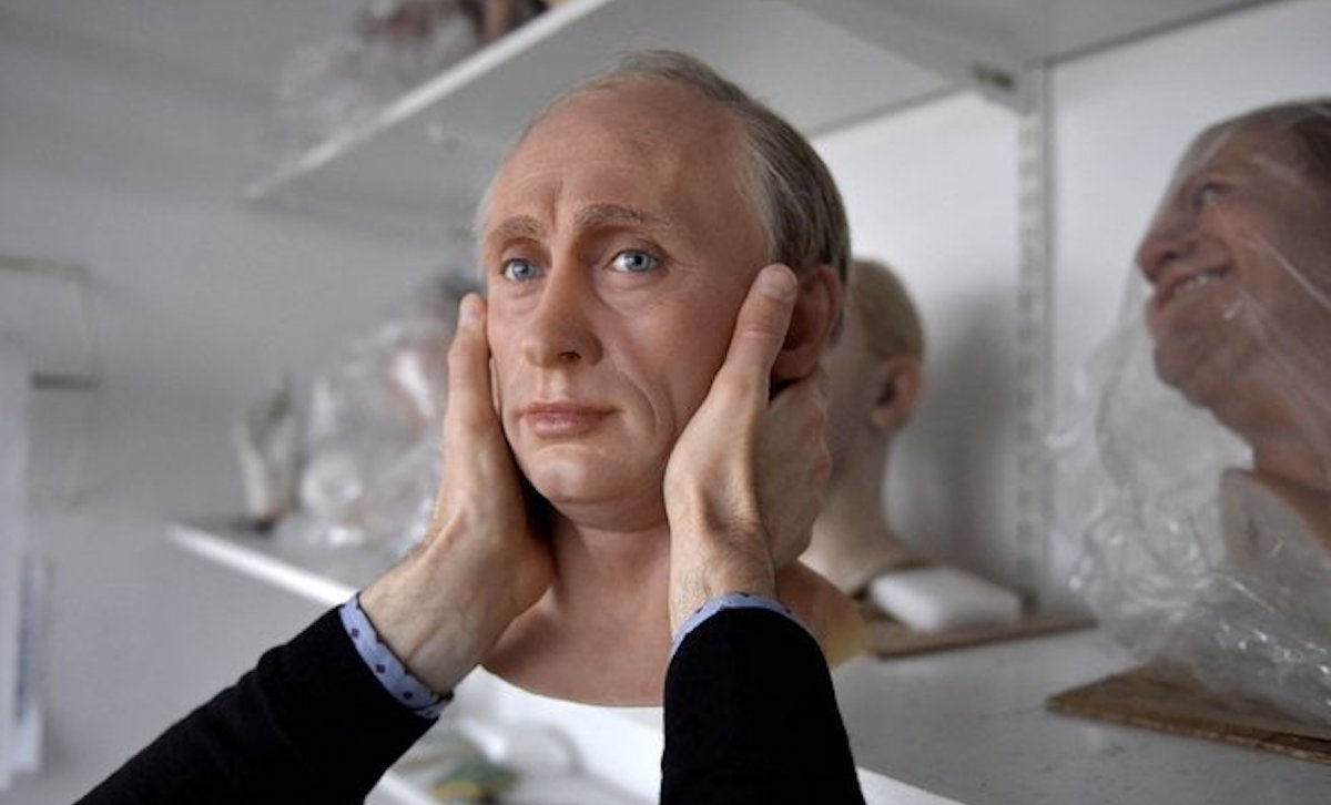 Paryż: w muzeum figur woskowych zamieniają Putina na Zełenskiego