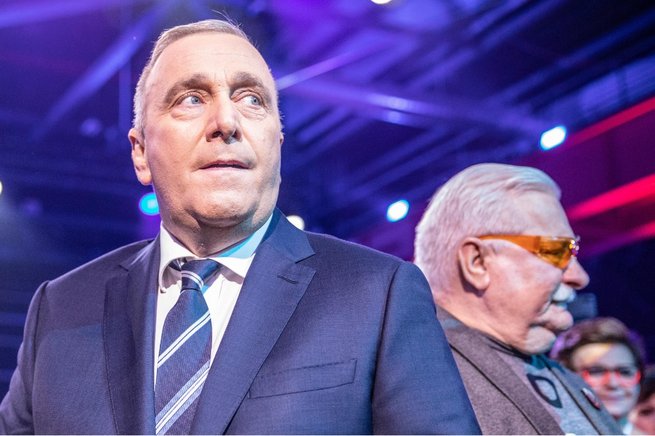 Wprost: Schetyna rozważa wycofanie się ze startu na przewodniczącego