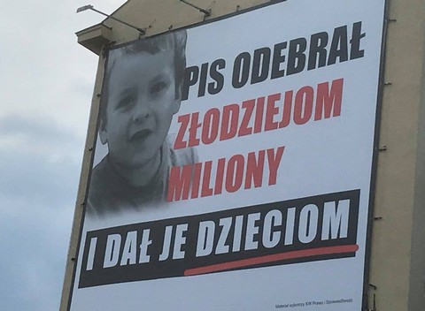 Kontrkampania PiS: "PiS odebrał miliony złodziejom. I dał je dzieciom":jarek: