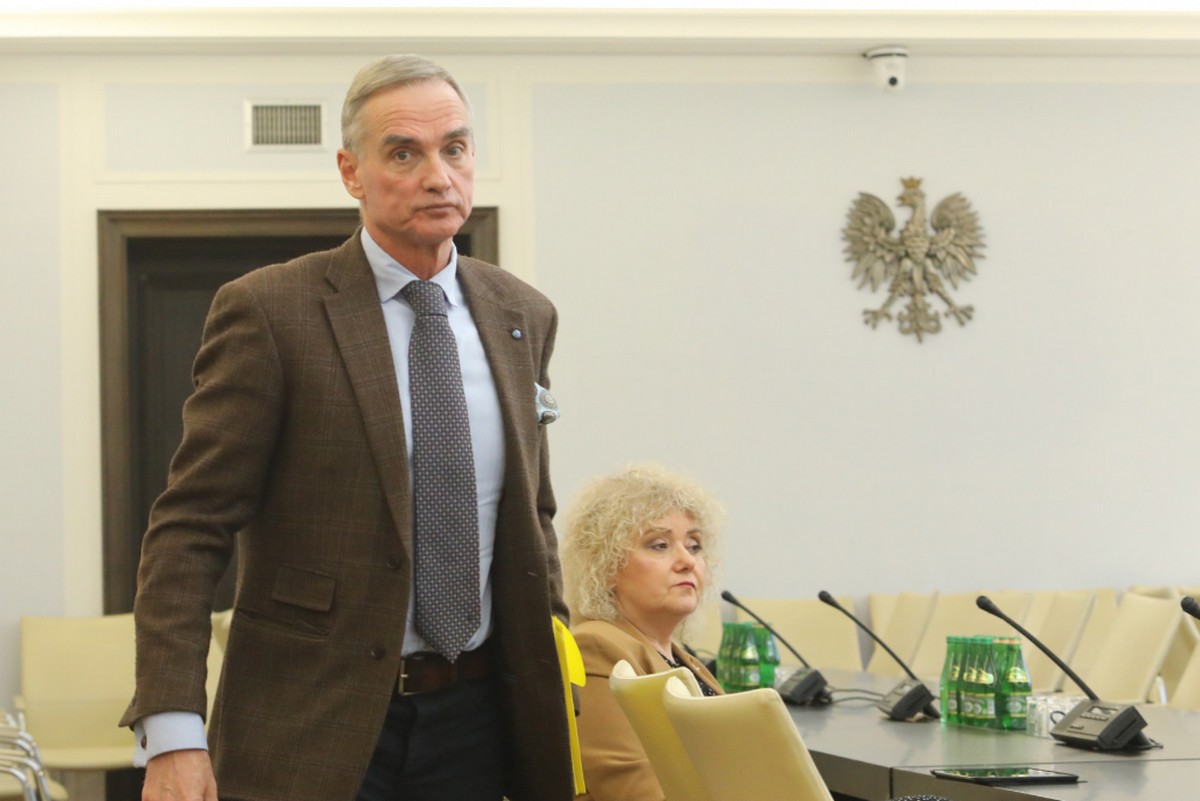 Senator PiS opowiada o dyscyplinie w sprawie głosowań, szantażowani są nawet bliscy senatorów