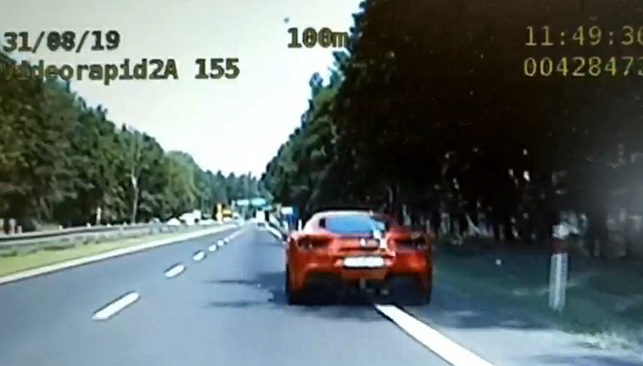 Katowice: policyjna grupa SPEED zatrzymała ferrari jadące 177 km/h