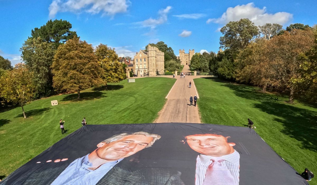 Brytyjczycy na powitanie Trumpa wywiesili ogromny baner z nim i Epsteinem