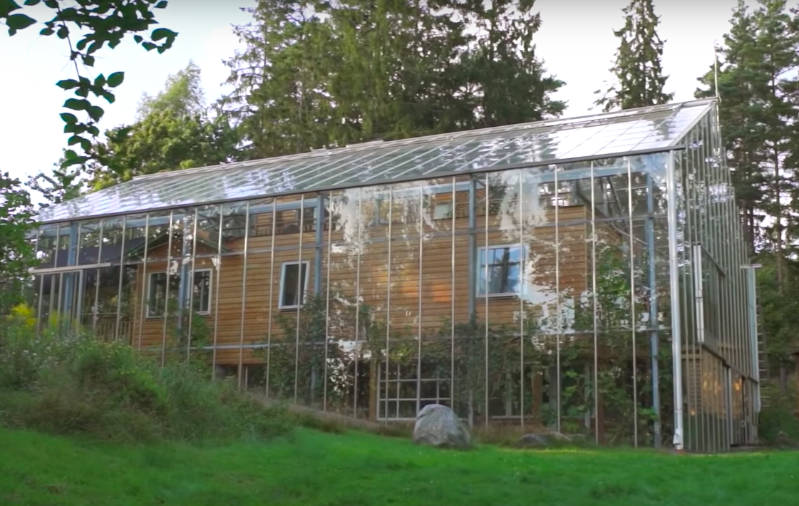 Szwecja: para zbudowała superekologiczny dom w szklarni