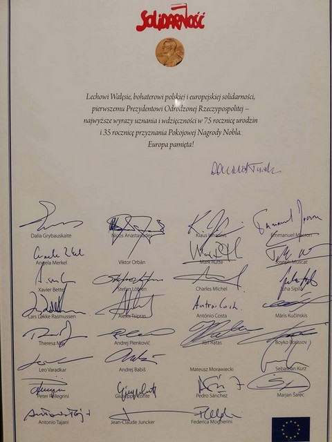 Pod życzeniami dla Lecha Wałęsy zabrakło też podpisu Orbana