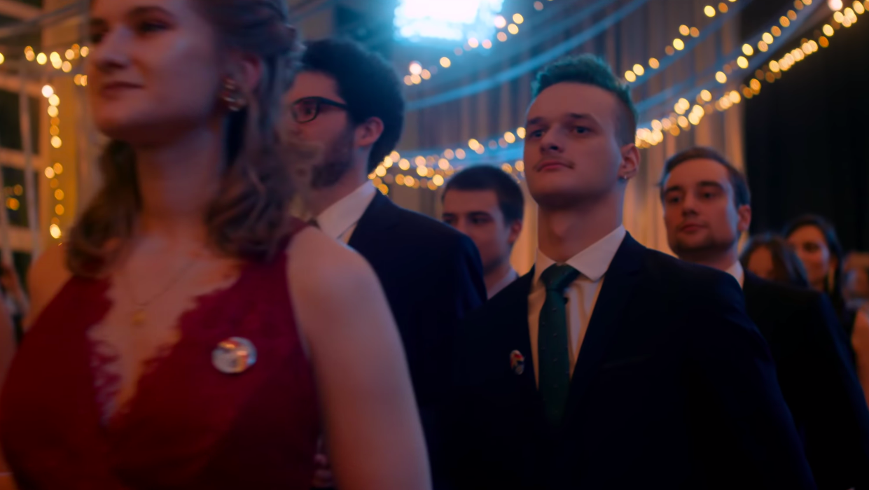 "Polonez równości" na studniówce w Warszawie. Maturzyści chcieli wesprzeć osoby LGBT