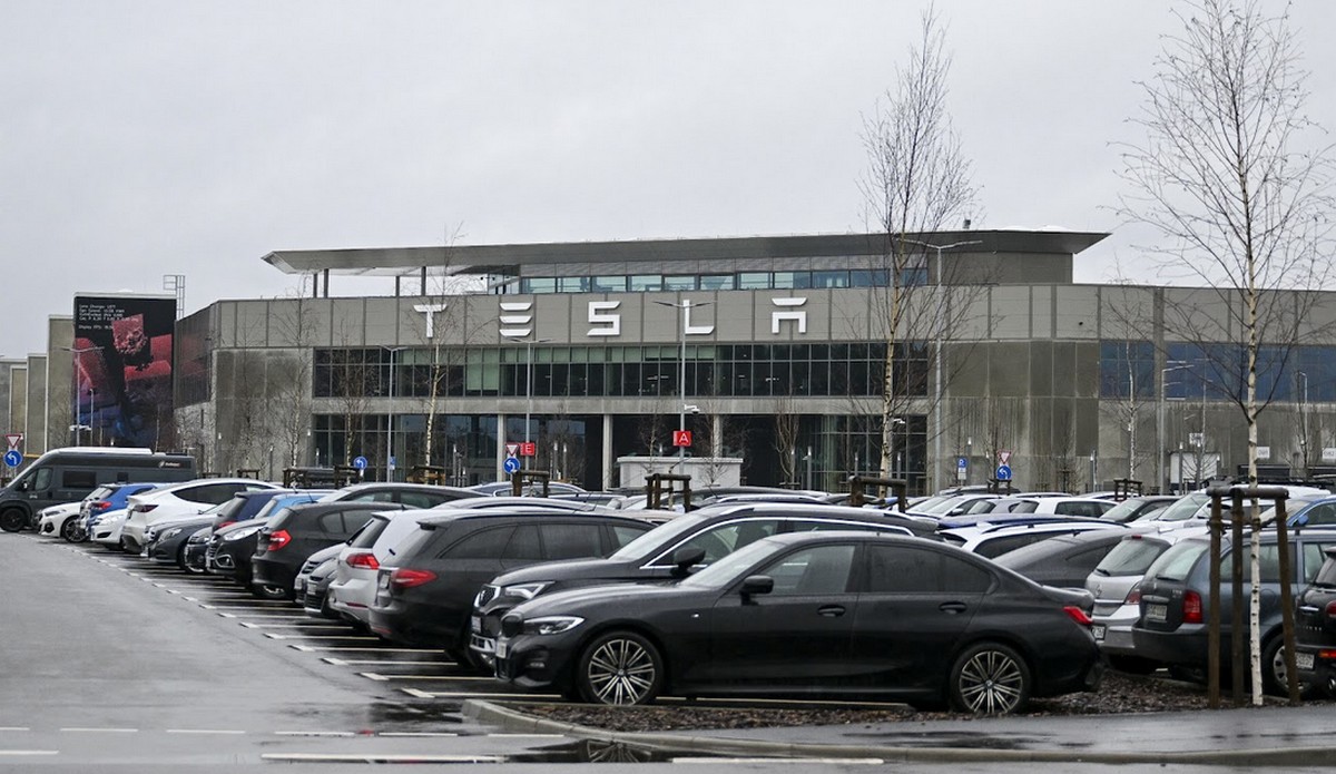 Polacy organizują się w fabryce Tesli, założona przez nich inicjatywa weszła do rady zakładowej