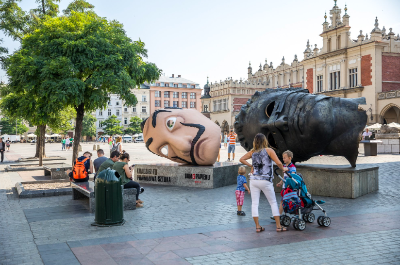 Netflix postawił na rynku w Krakowie reklamę za 274 zł