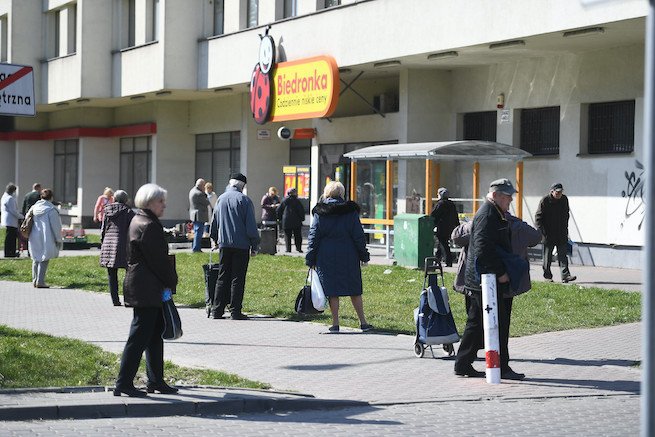 Związkowcy: Biedronka źle wylicza liczbę klientów w sklepie, wpuszcza 75 zamiast 45