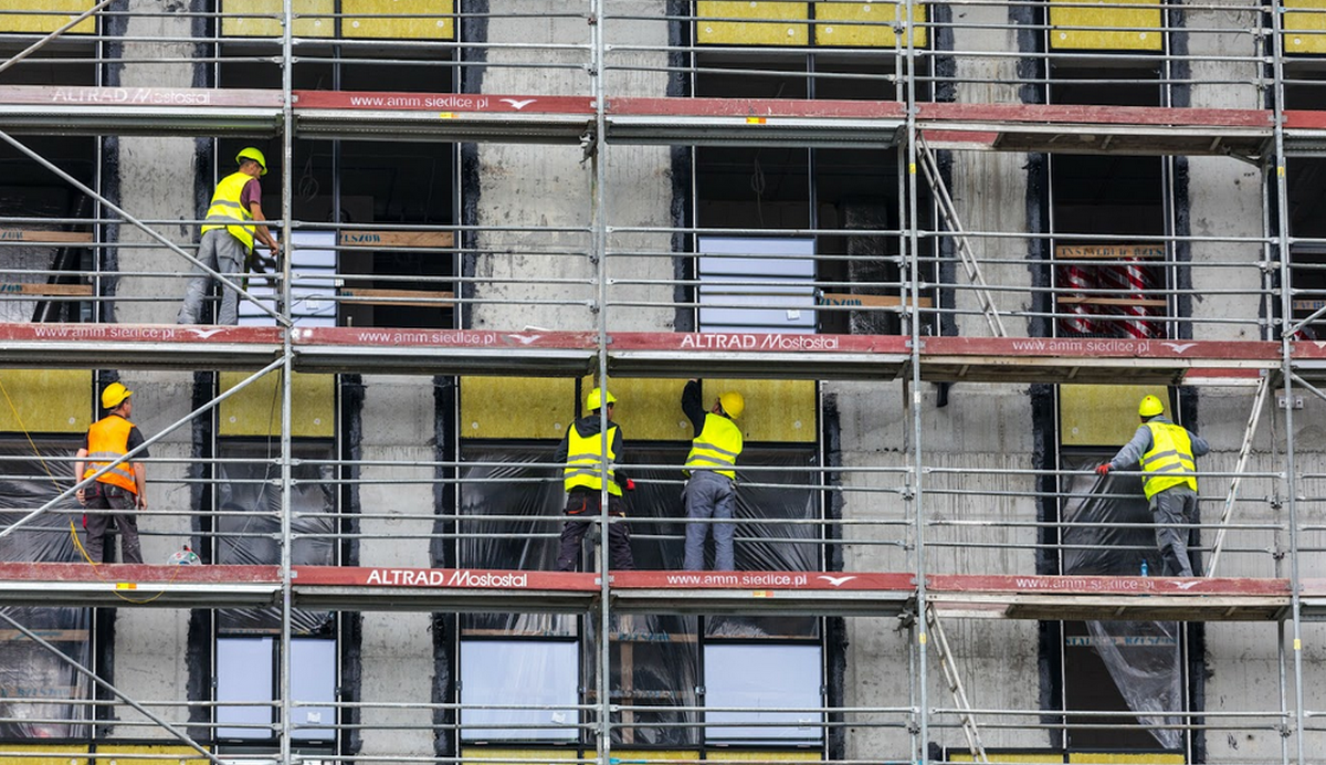 Badanie: już 800 tys. ukraińskich pracowników na polskim rynku, stanowią 68 proc. wszystkich cudzoziemców zatrudnionych w kraju