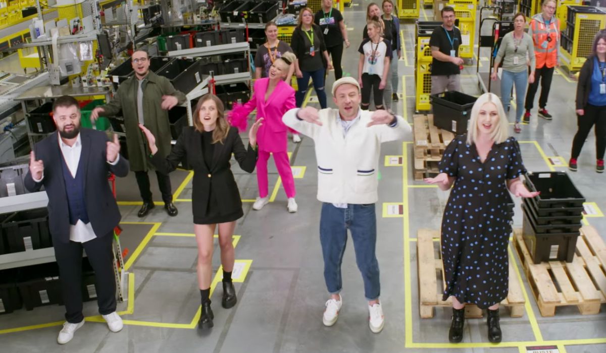 Pracownicy Amazona zrobili piosenkę o odwadze i występowaniu przed szereg, ale to nie jest o strajku