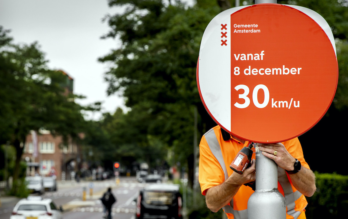 Amsterdam jako kolejne miasto w Europie wprowadza ograniczenie prędkości do 30 km/h