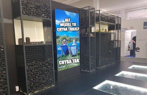 Dziwaczna węglowa wystawa na Szczycie Klimatycznym