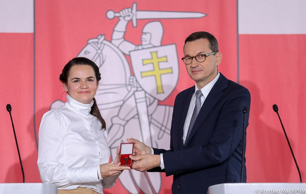 Premier wręczył Swiatłanie Cichanouskiej klucze do nowej siedziby Domu Białoruskiego