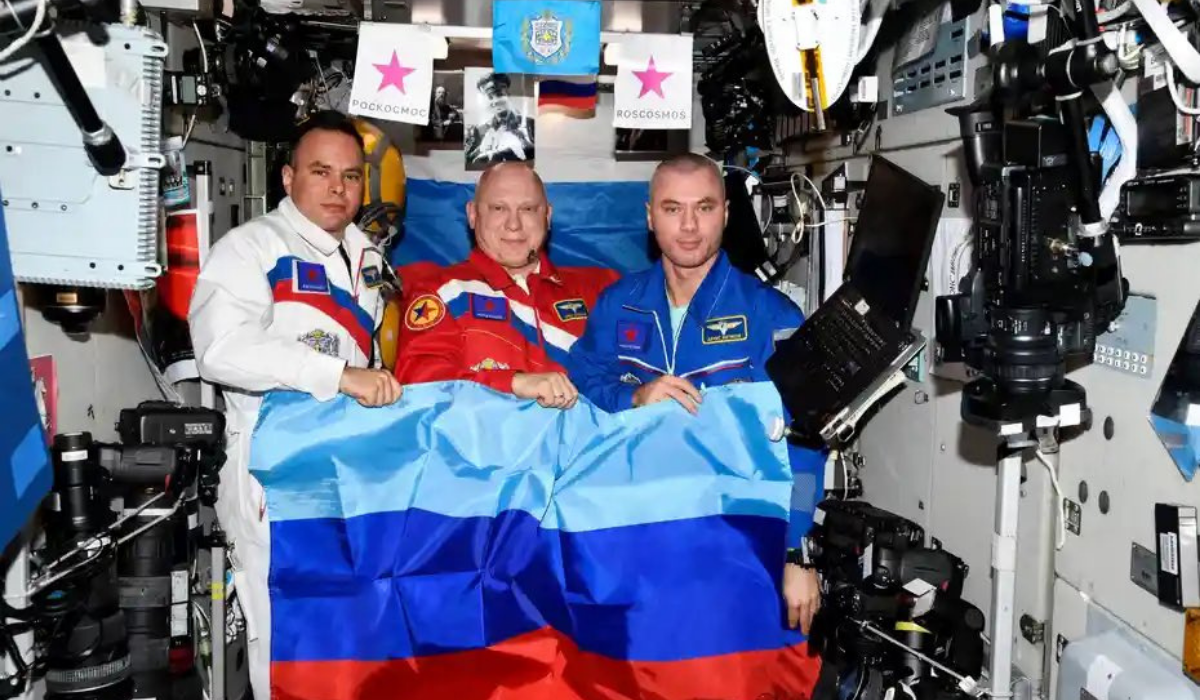 Rosjanie sieją propagandę nawet w kosmosie, na ISS pojawiła się flaga "republiki donbaskiej"