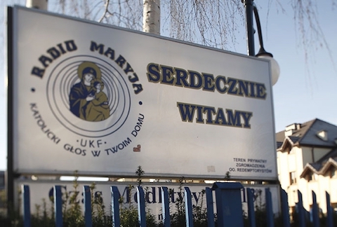 Radio Maryja chce uczyć, "jak być dobrą żoną w sypialni"