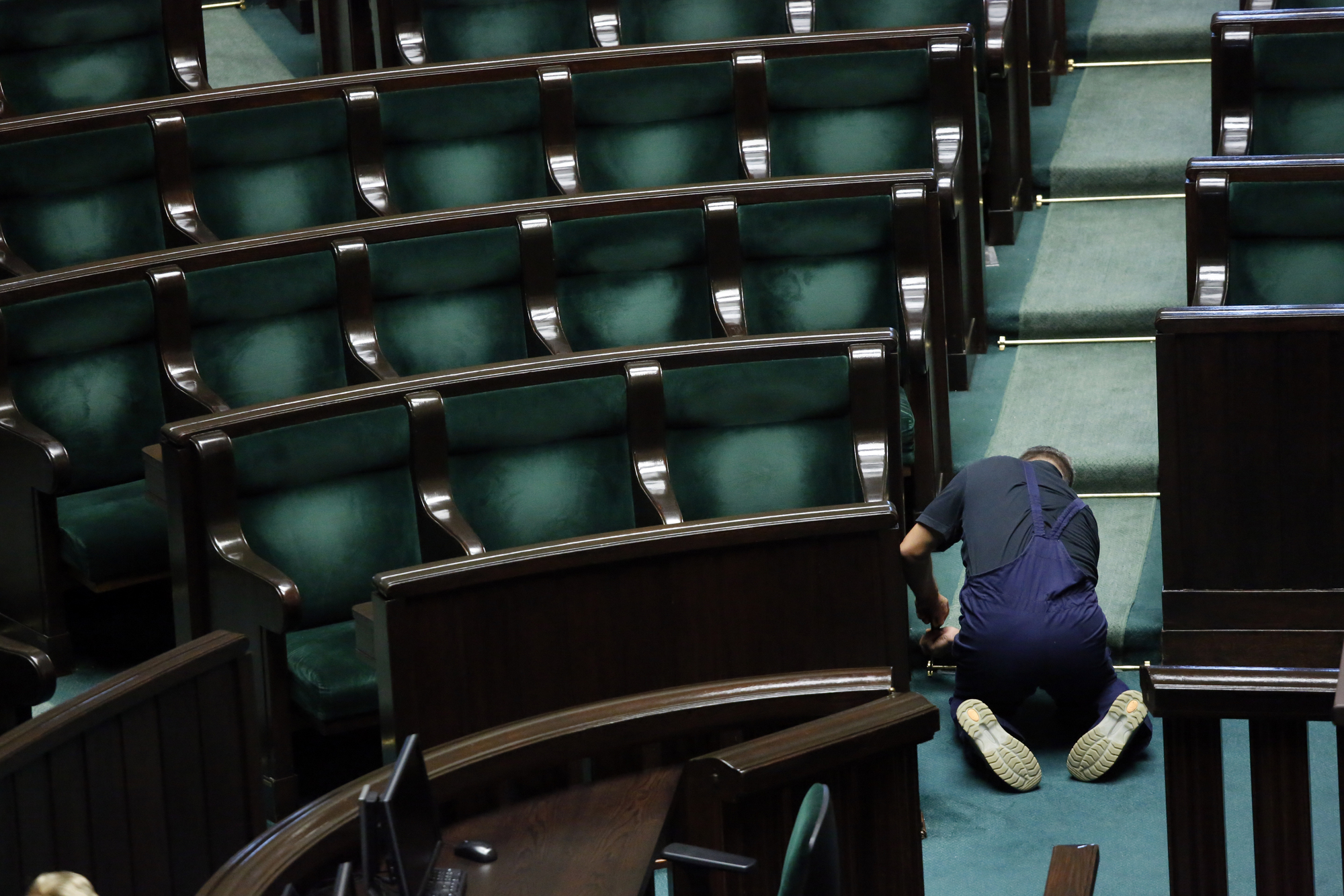 Lewica Razem domaga się szacunku dla sprzątaczek w Senacie