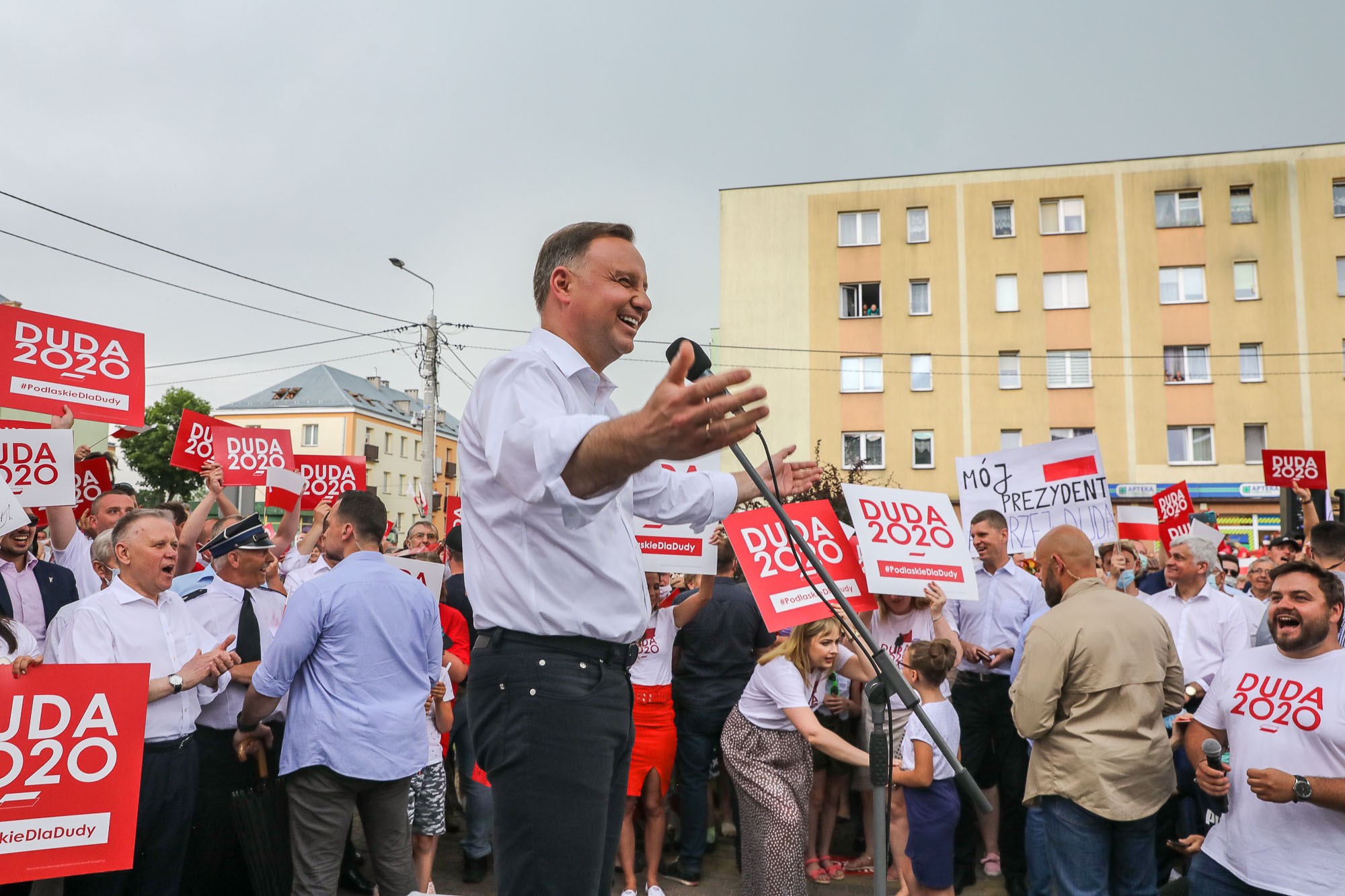 Duda: chciałbym, żeby pod koniec mojej drugiej kadencji Polak zarabiał 2 tys. euro