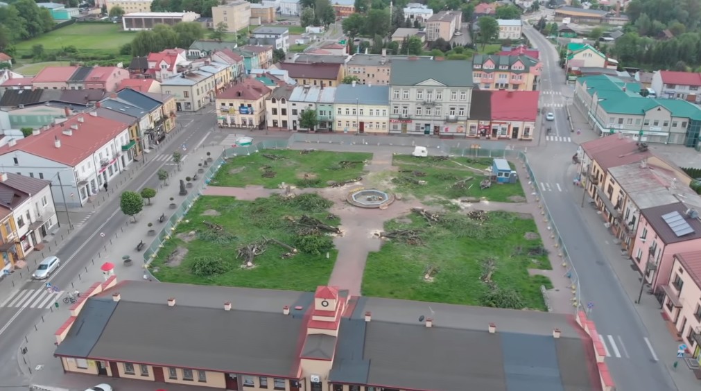 Parczew: burmistrz zrobił mieszkańcom niespodziankę i wyciął park