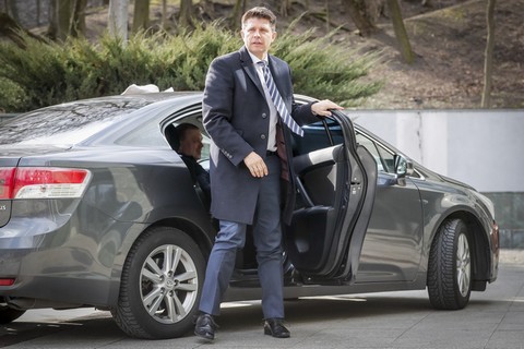 Petru nadal nie może wjeżdżać na teren Sejmu. Nie cofnięto mu zakazu