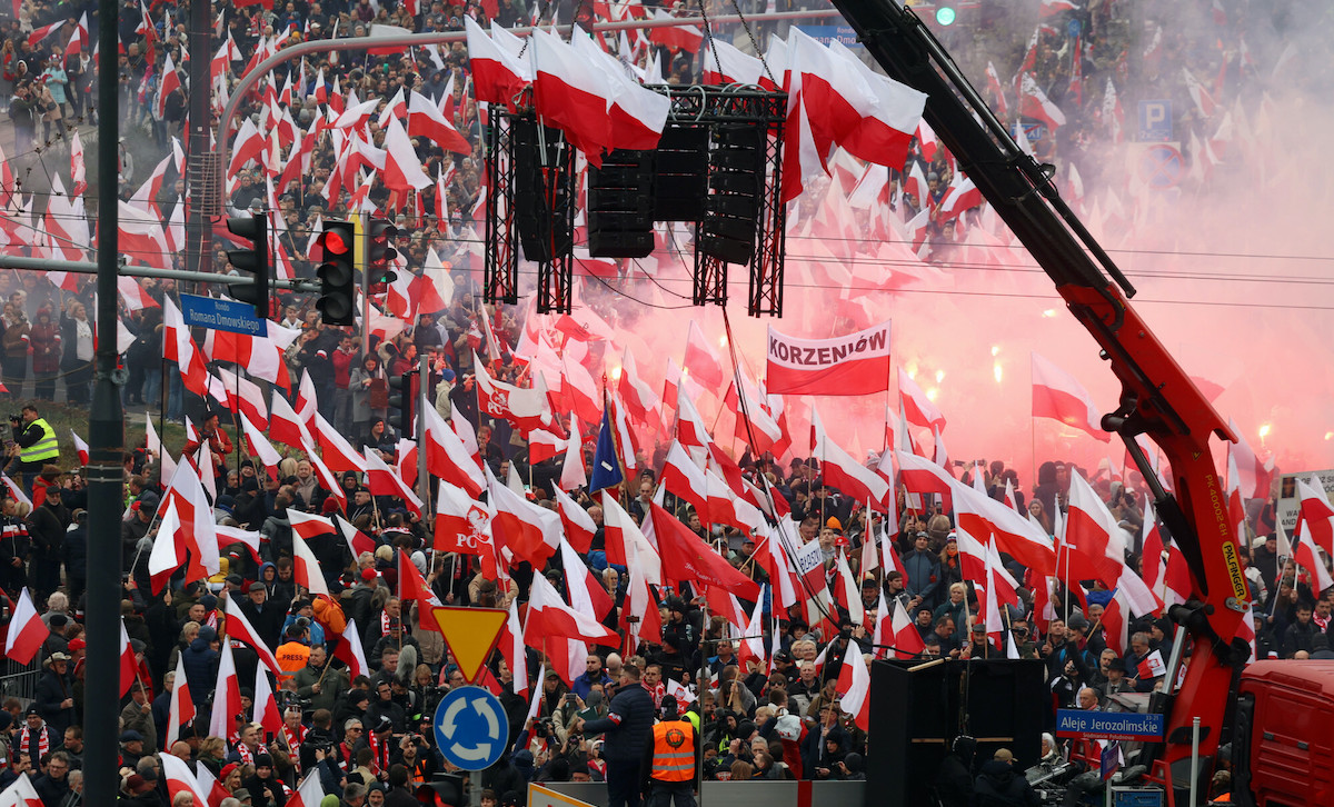 Marsz Niepodległości poza drobnymi incydentami bardzo piknikowy