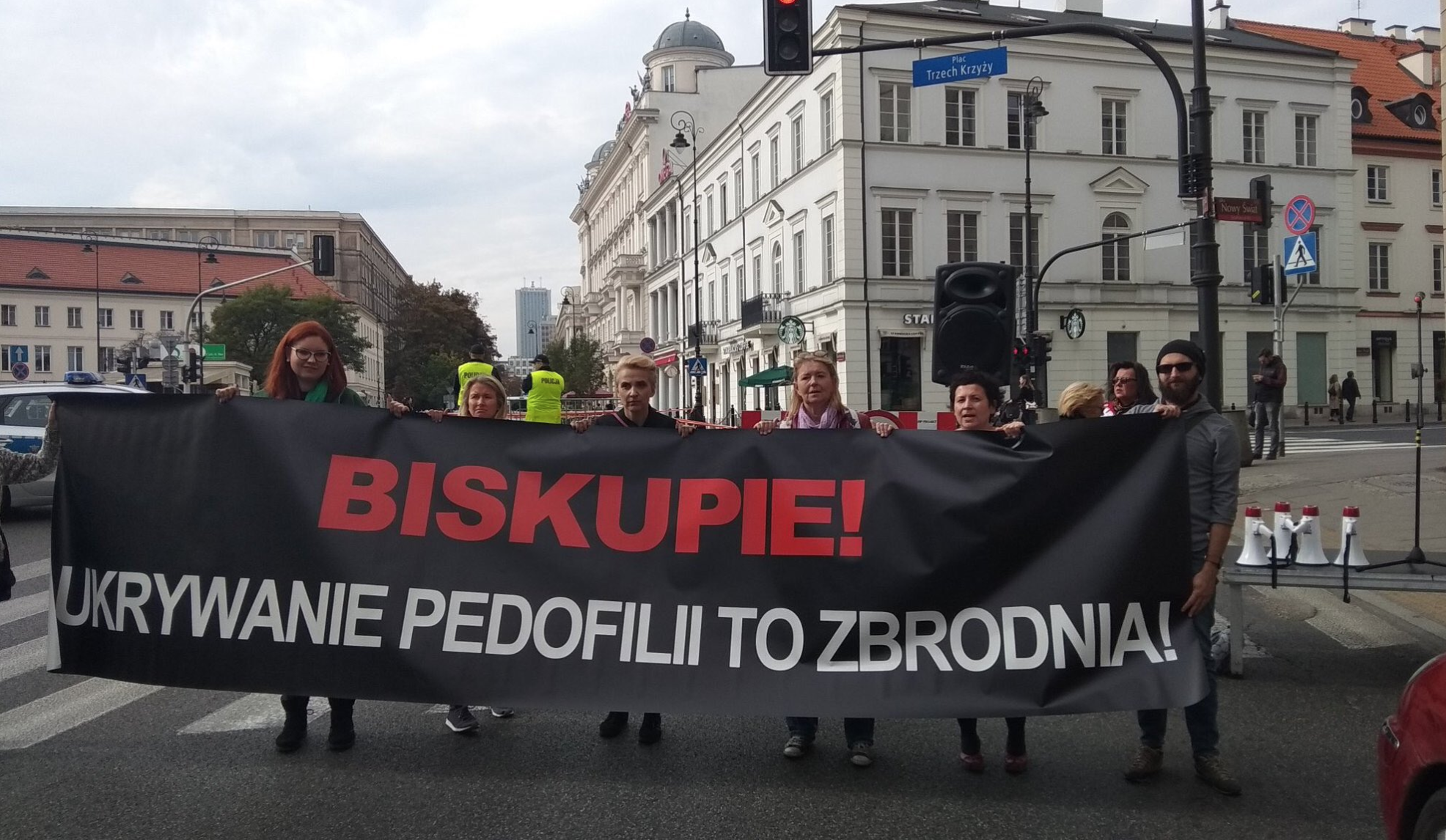 Marsz przeciwko księżom pe*ofilom w Warszawie. "Ręce precz od dzieci"
