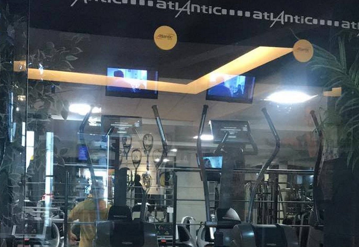 Policja odwiedziła siłownię, która zamieniła się w świątynię i w sumie nie wiadomo, czy tak można