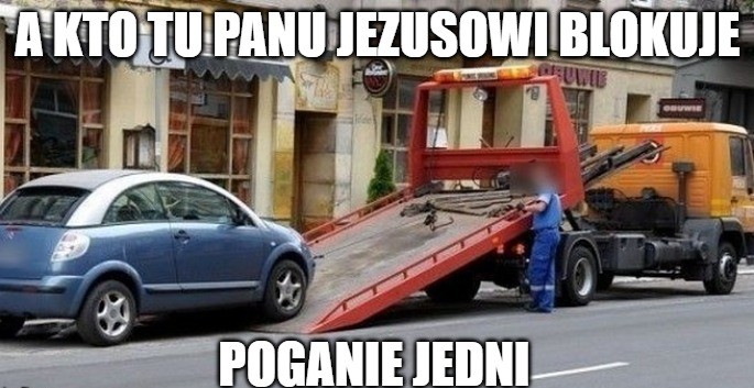 Poznań: 27 aut odholowanych, stały na drodze procesji