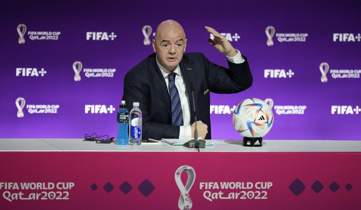 Pomimo skandali i oskarżeń, Łysy z FIFA szykuje się na czwartą już kadencję