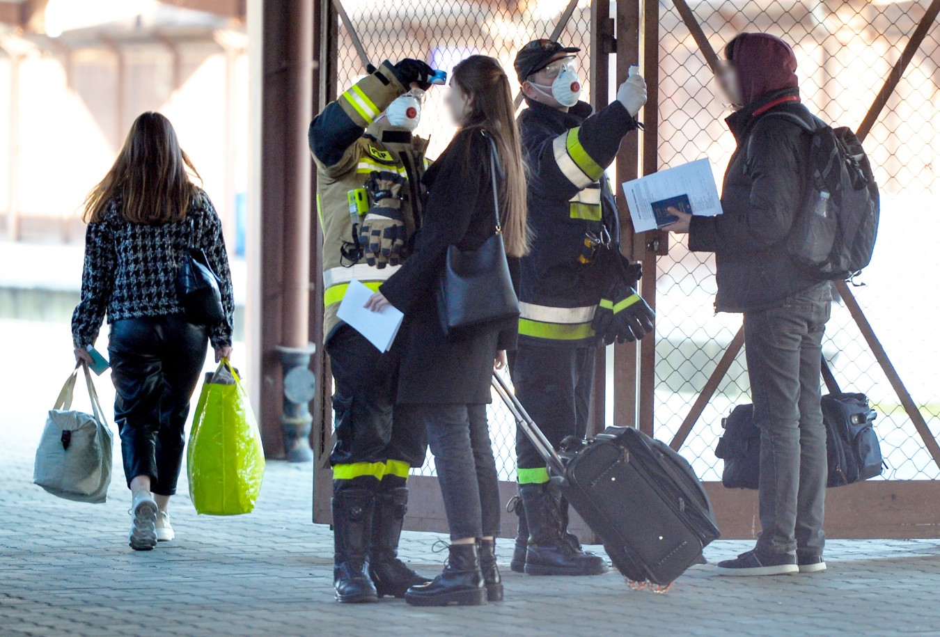 Koronawirus w Polsce: odcinek 1, 10 marca. Jasna Góra nie odwołuje pielgrzymki maturzystów, modli się o koniec epidemii