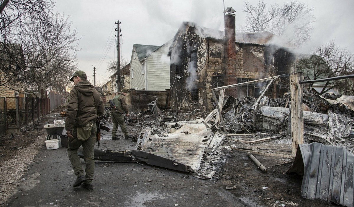 Żołnierze Kadyrowa, tak jak kiedyś NKWD, pilnują, żeby rosyjscy żołnierze nie dezerterowali
