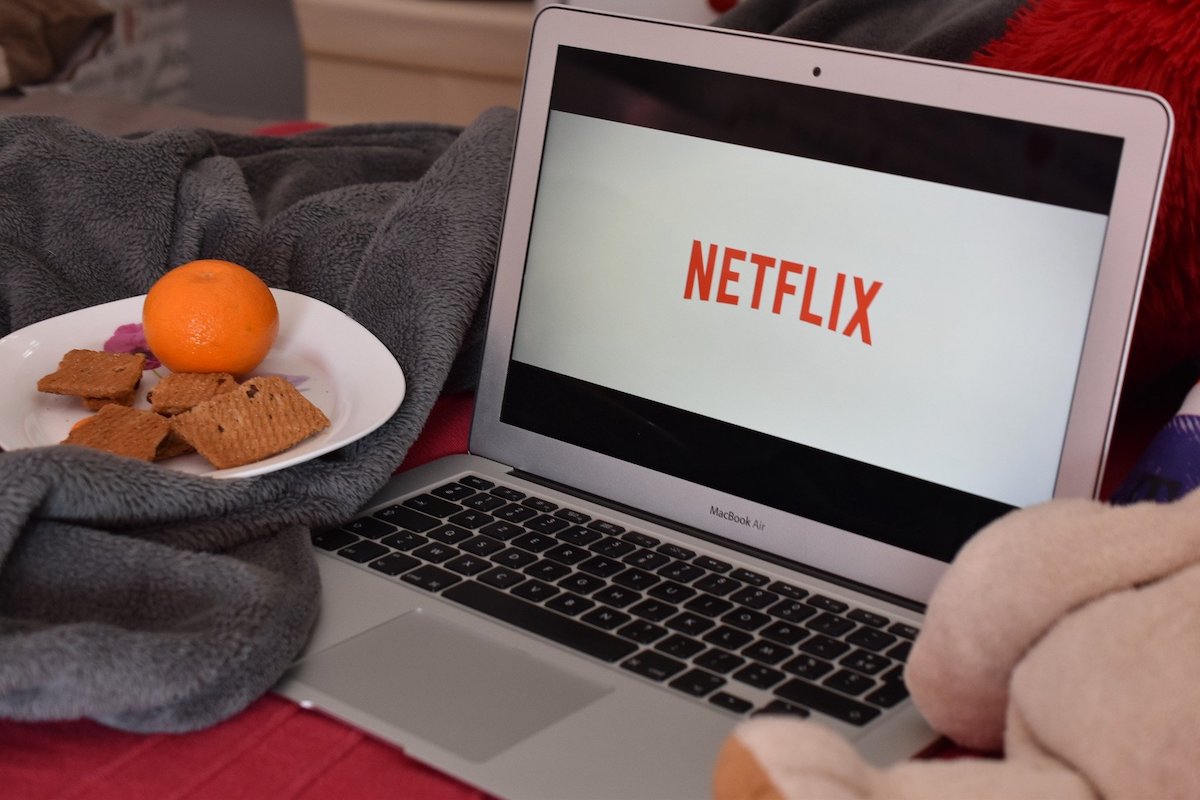 Netflix w ramach reklamy stał się częściowo darmowy, wciąga w nałóg jak dobry diler