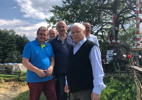 Brudziński pokazał kolejne zdjęcia z wakacji z Kaczyńskim:jarek: