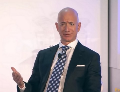Jak bogaty jest szef Amazona Jeff Bezos?