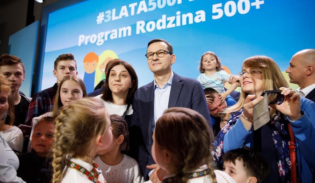 Rząd mnoży instytucje do rozmnażania Polaków, powstaje Instytut Pokolenia i Instytut Rodziny i Demografii 