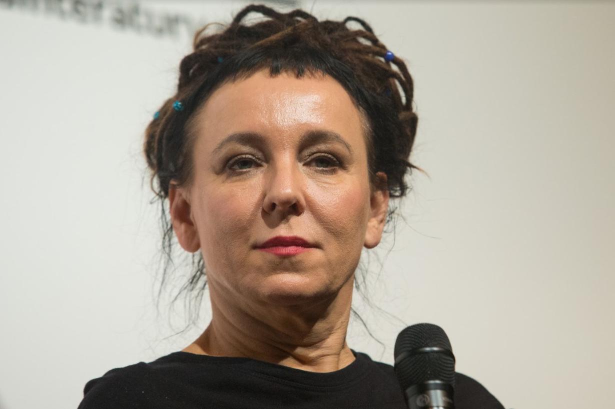 Włamanie do mieszkania Olgi Tokarczuk. Fakt: skradziono 20 tysięcy złotych